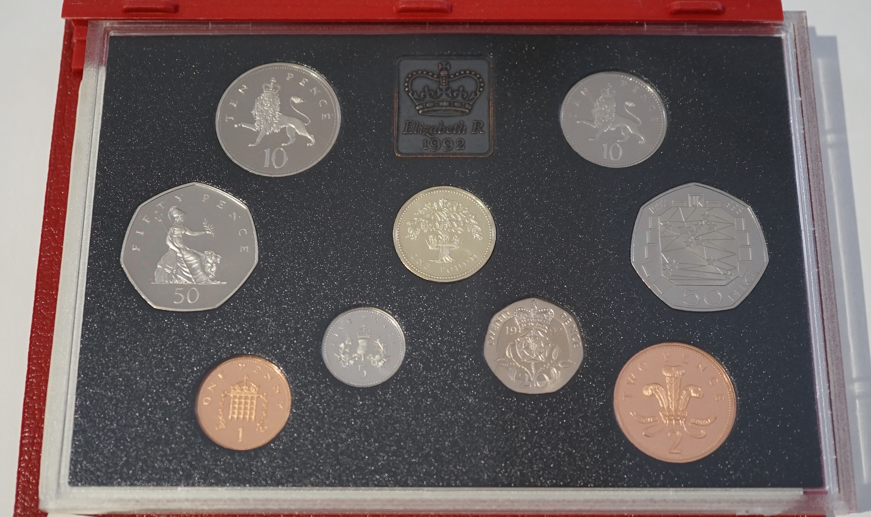 British coins, Elizabeth II, two proof coin collection year sets for 1992 and 1986, together with ten brilliant uncirculated coins of Great Britain and Northern Ireland 1979 year sets, a Golden jubilee crown and three Po